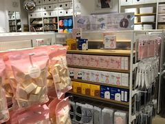 -名创优品(山东青岛市新业广场店)