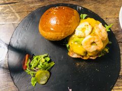 鲜虾牛油果汉堡-HIGH FIVE哈福手工汉堡(桂林路店)