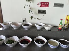 自助调料区-亿诣蝎府炸酱面羊蝎子火锅(酷车小镇店)