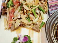 芭蕉花炒牛肉-香巴拉云南餐厅(华莱坞店)