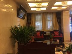 -鲁班小馆(政四街店)