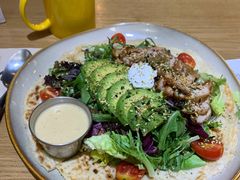 照烧鸡肉配牛油果拉法沙拉-HELLO 27 意面·沙拉·帕尼尼