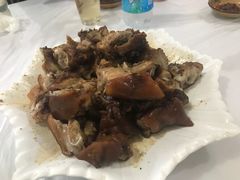 卤猪蹄-明升萝卜汤