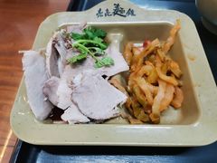 -亮亮面馆(经六路店)