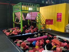 -嘿哟动霸CHUA·新潮玩运动娱乐中心·蹦床滑冰团建乐园