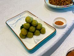 鲜虾芹菜丸-品海楼·大连海胆锅贴馆(东港店)