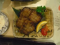 蒜味燒牛利一客四件-板长寿司(海港城店)