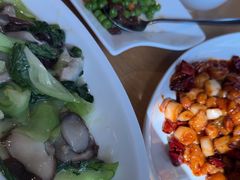 -渝信川菜 · 川味家常菜(财富购物中心店)