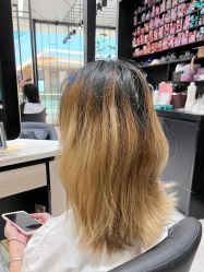 -HAIR CORNER