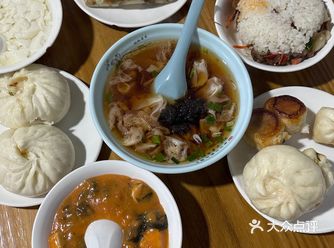 千岛湖大桥旁边的早餐店