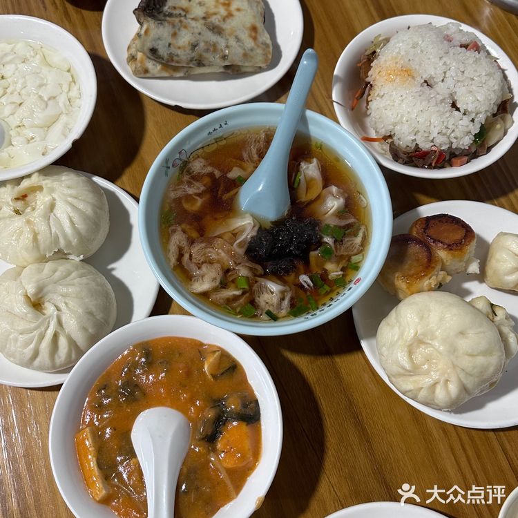 千岛湖大桥旁边的早餐店