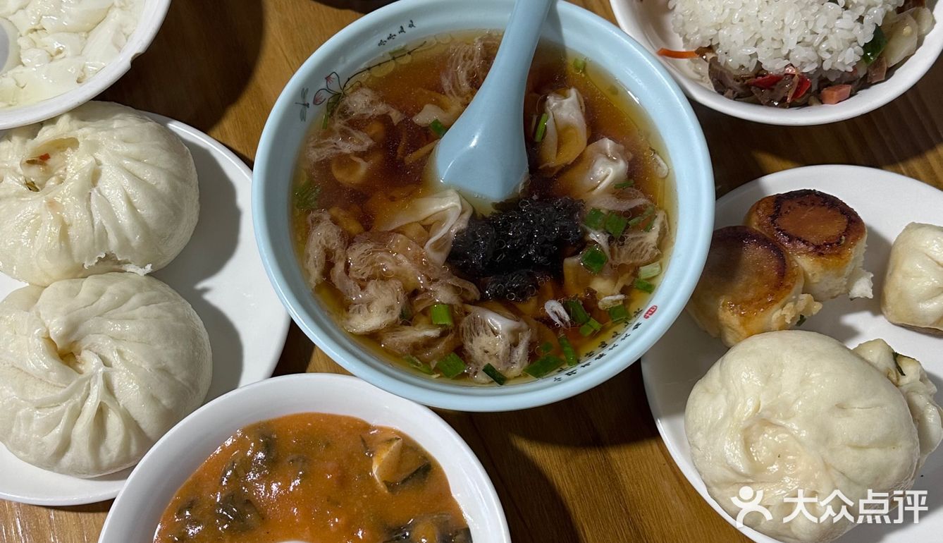 千岛湖大桥旁边的早餐店