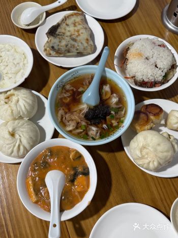 千岛湖大桥旁边的早餐店