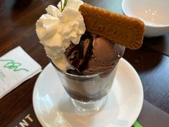 -Chom Cafe and Restaurant