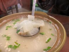 砂锅龙骨萝卜汤-百年粉蒸牛肉