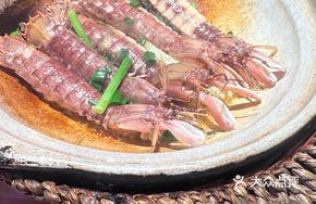 Clam Pot Baked Prawn