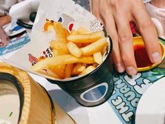 鲜炸薯条-水桶王国主题餐厅·聚会·生日派对·亲子活动·家庭套餐(亚龙湾希尔顿店)