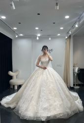-予白婚纱礼服馆