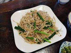 韭菜炒豆芽-吃货私房菜(丽江束河古镇店)