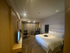 -上海虹桥西郊假日酒店