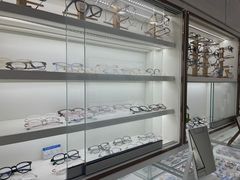 -翰佐蔡司小乐圆·依视路星趣控·暴龙眼镜折扣店