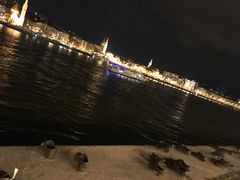 -多瑙河畔鞋履雕塑