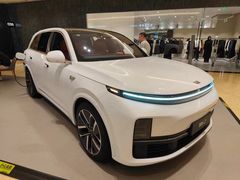 -理想汽车(世纪汇店)
