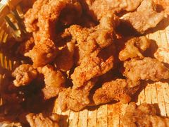 阿婆酥肉-爆炸头阿姨小四川正宗川味小吃(无任何分店)