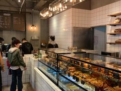 面包甜点陈列柜-81BAKERY(大学路店)