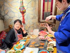-老牌坊云南鱼豆花火锅(爱建店)