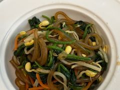 -汗腾格里·风味餐厅(新疆驻京办店)