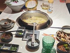 -喃喃椰·糟粕醋·椰子鸡火锅(七堡花园店)