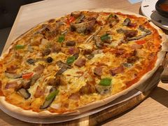 幸会饭堂荤香薄底披萨-幸薈飯堂