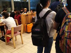 等位区-德克士(虹桥火车站店)