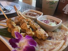 -Chom Cafe and Restaurant