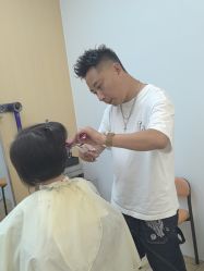 -首脑美发沙龙