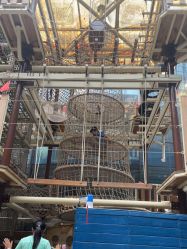 -PIPIKINGDOM皮皮王国欢乐号(欢乐海岸购物中心店)