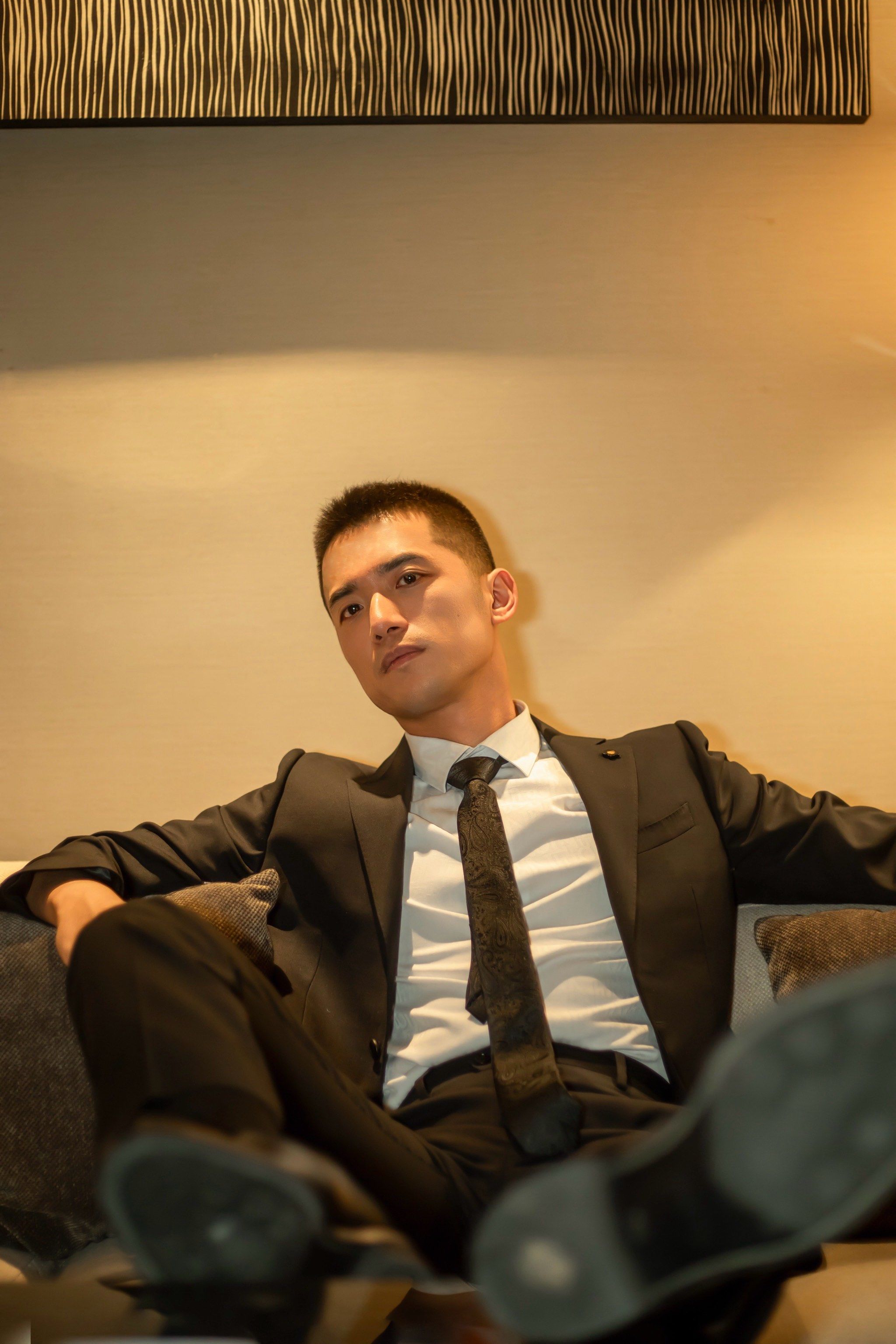 西服加短发才是男人最好的医美