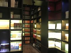 -钟书阁(松江泰晤士小镇店)