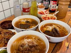 -矮子粉店1985·长沙米粉(湘春路店)