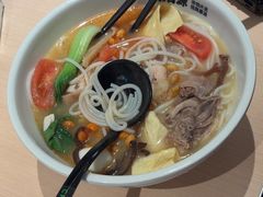 -蒙自源米线大王(东站店)