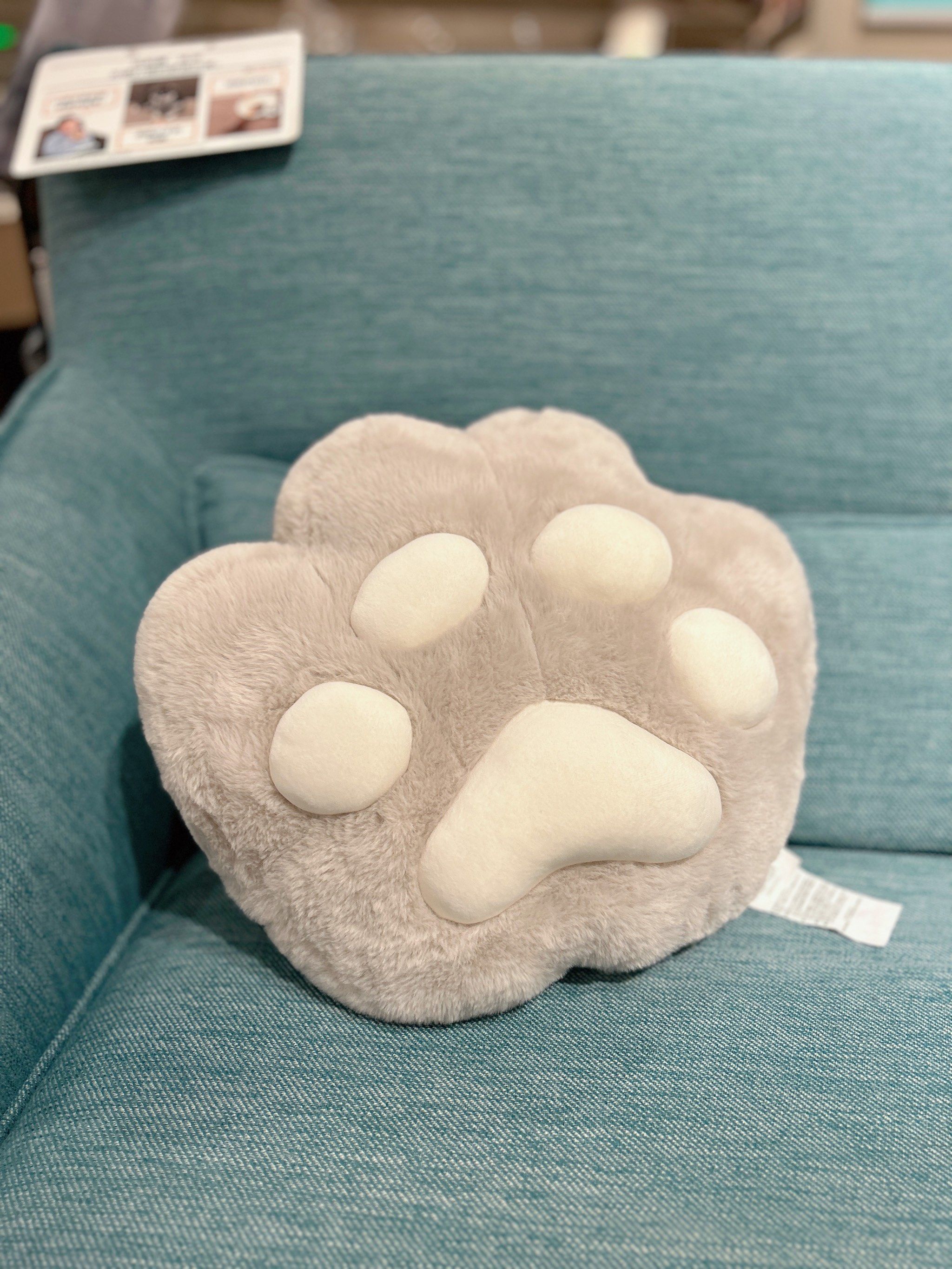 我一定要拥有这个猫爪抱枕