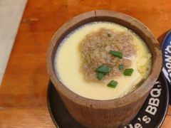 -何师烧烤·小龙虾·江湖川菜·精酿啤酒(成温店)