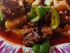 新疆大盘鸡-清真·双公羊·馕坑烤全羊(奥体店)