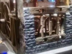-老牌坊云南鱼豆花火锅(爱建店)