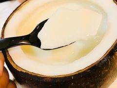 -志龙皇冠吃货椰子铺