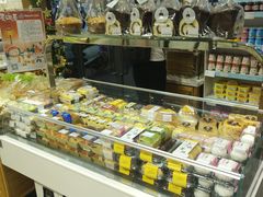 面包甜点陈列柜-大苹果面包生日蛋糕(明珠店)