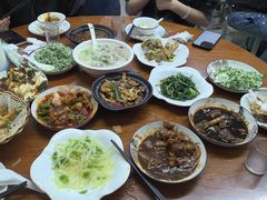 -胡子饮食店
