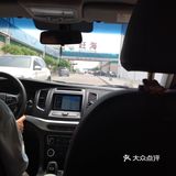 大人10元往返，小孩不要钱。我们自己走去的