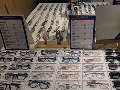 -天空之镜眼镜店蔡司依视路授权店(天通苑店)